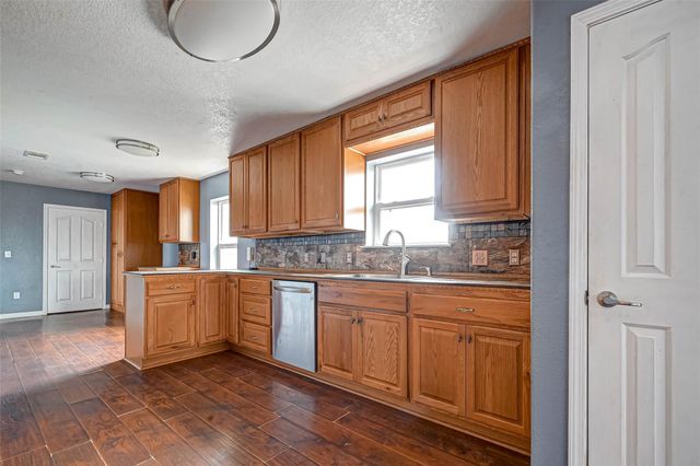 1402 51st Street, Galveston, TX 77551