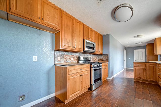 1402 51st Street, Galveston, TX 77551