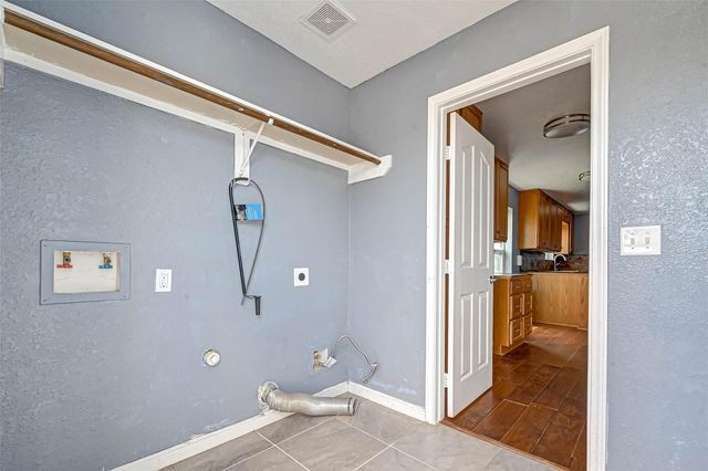 1402 51st Street, Galveston, TX 77551