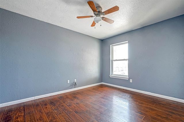 1402 51st Street, Galveston, TX 77551