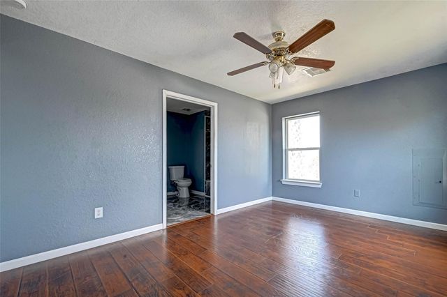 1402 51st Street, Galveston, TX 77551