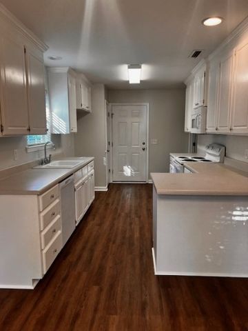 311 Melrose Lane, Dothan, AL 36303