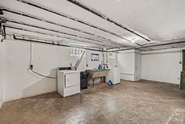3926 E Gatewood Lane, Silverton, OH 45236
