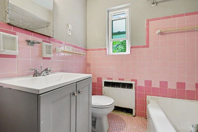 3926 E Gatewood Lane, Silverton, OH 45236