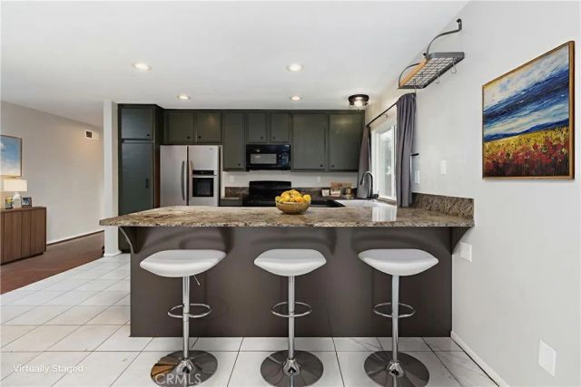 121 Genoa, Upland, CA 91786