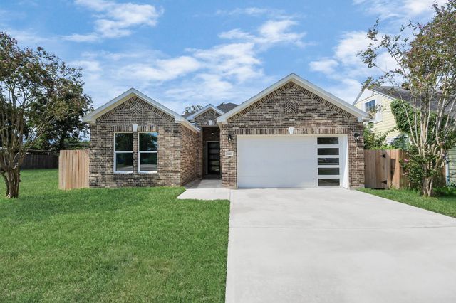 406 S Iowa Street, La Porte, TX 77571
