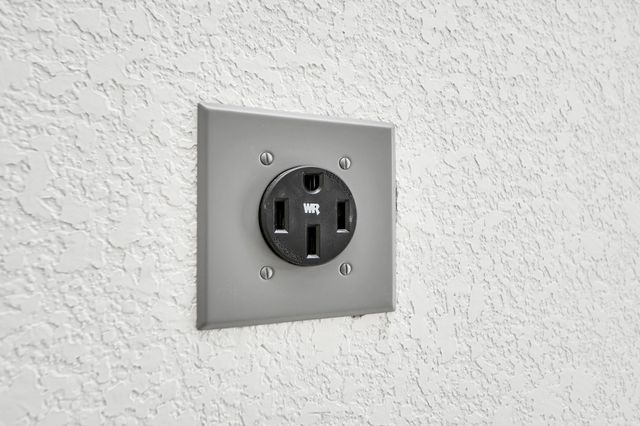 406 S Iowa Street, La Porte, TX 77571