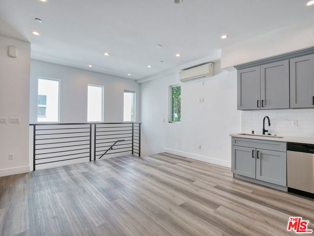 525 N Normandie Avenue, Los Angeles, CA 90004