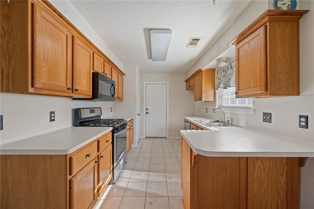 1516 Southern Plantation Drive, College Station, TX 77845