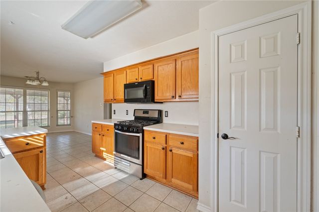 1516 Southern Plantation Drive, College Station, TX 77845