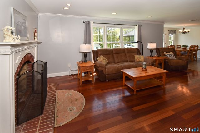 30 Michael Lane, Suffield, CT 06078
