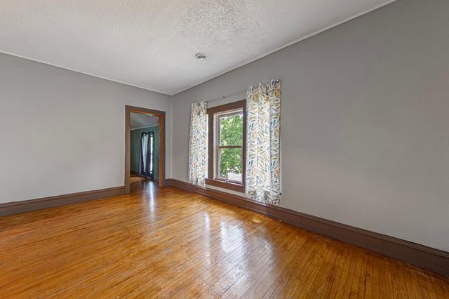 3 6th Avenue NW, Faribault, MN 55021