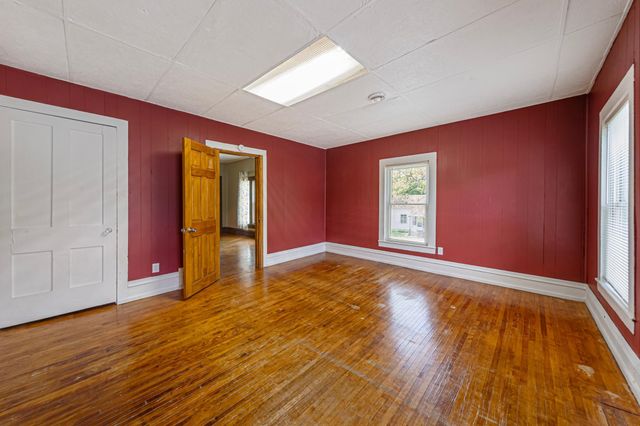 3 6th Avenue NW, Faribault, MN 55021