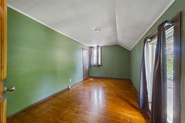 3 6th Avenue NW, Faribault, MN 55021