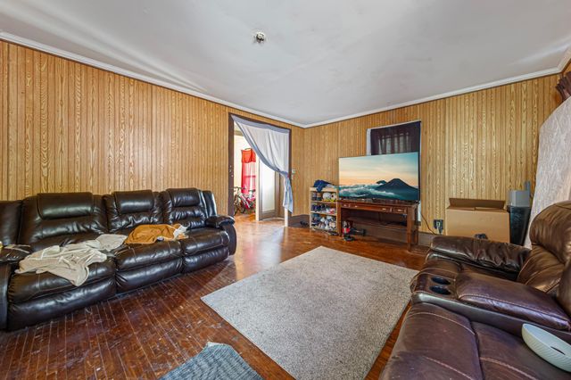 3 6th Avenue NW, Faribault, MN 55021