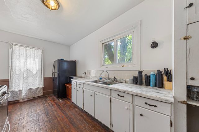 3 6th Avenue NW, Faribault, MN 55021