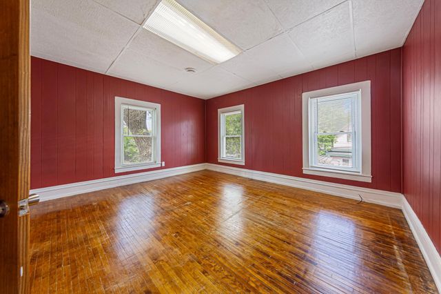 3 6th Avenue NW, Faribault, MN 55021
