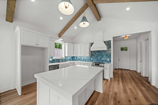 2630 Aqua Vista, Jacksonville, TX 75766