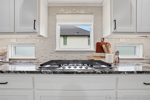 2414 W Union Place, Collinsville, OK 74021