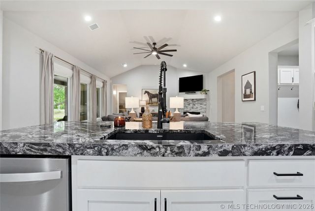 2414 W Union Place, Collinsville, OK 74021