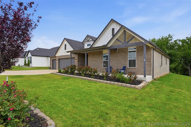 2414 W Union Place, Collinsville, OK 74021