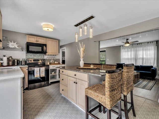 95 Washington Avenue, West Yarmouth, MA 02673