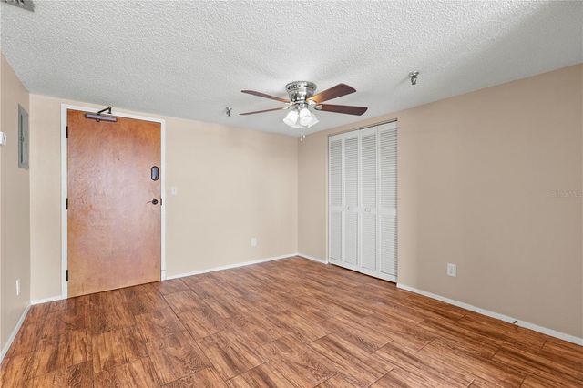 7432 SUNSHINE SKYWAY LANE S 302, St Petersburg, FL 33711