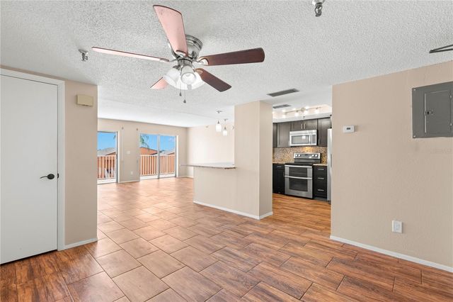 7432 SUNSHINE SKYWAY LANE S 302, St Petersburg, FL 33711