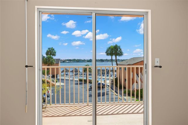 7432 SUNSHINE SKYWAY LANE S 302, St Petersburg, FL 33711
