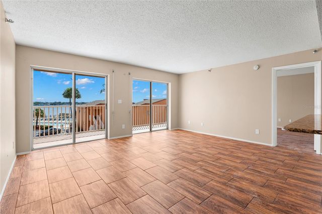 7432 SUNSHINE SKYWAY LANE S 302, St Petersburg, FL 33711