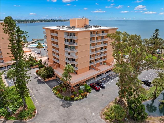 7432 SUNSHINE SKYWAY LANE S 302, St Petersburg, FL 33711