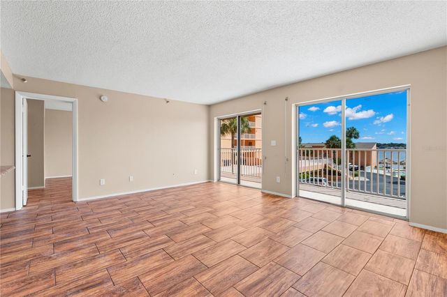 7432 SUNSHINE SKYWAY LANE S 302, St Petersburg, FL 33711