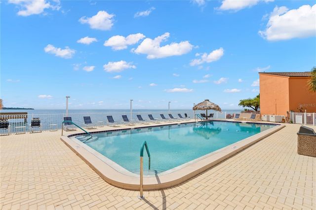 7432 SUNSHINE SKYWAY LANE S 302, St Petersburg, FL 33711