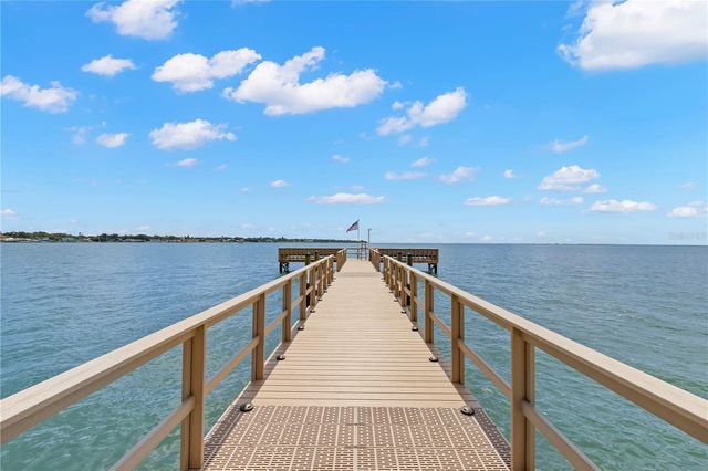7432 SUNSHINE SKYWAY LANE S 302, St Petersburg, FL 33711