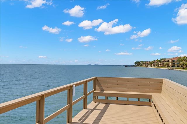 7432 SUNSHINE SKYWAY LANE S 302, St Petersburg, FL 33711