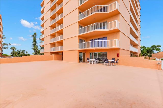 7432 SUNSHINE SKYWAY LANE S 302, St Petersburg, FL 33711