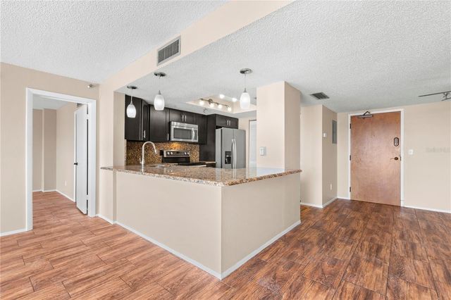 7432 SUNSHINE SKYWAY LANE S 302, St Petersburg, FL 33711