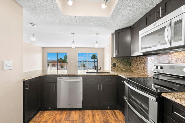7432 SUNSHINE SKYWAY LANE S 302, St Petersburg, FL 33711