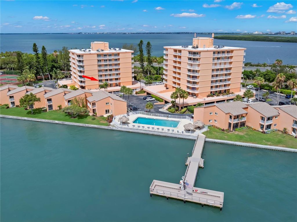 7432 SUNSHINE SKYWAY LANE S 302, St Petersburg, FL 33711