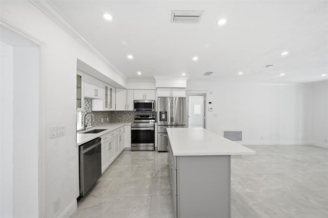 1400 SE 8th Ave, Deerfield Beach, FL 33441