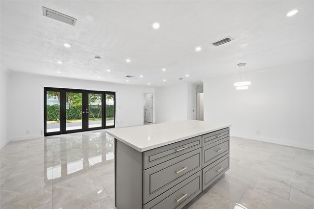 1400 SE 8th Ave, Deerfield Beach, FL 33441