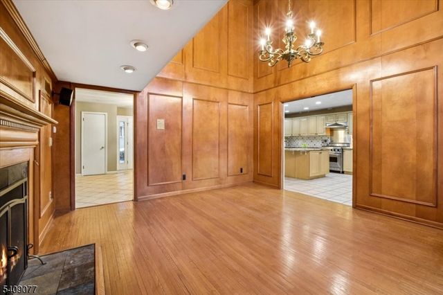 38 Hunters Circle, Tewksbury Twp., NJ 08833