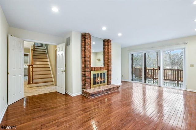 38 Hunters Circle, Tewksbury Twp., NJ 08833