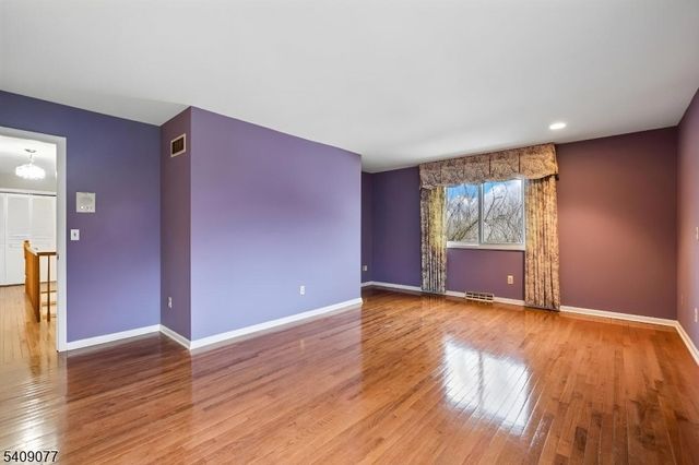 38 Hunters Circle, Tewksbury Twp., NJ 08833