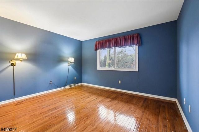 38 Hunters Circle, Tewksbury Twp., NJ 08833