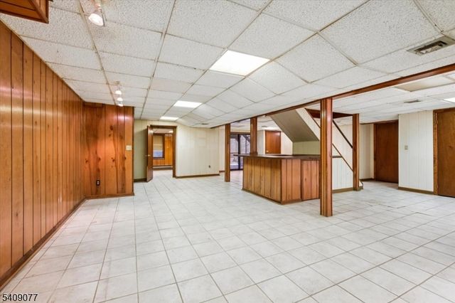 38 Hunters Circle, Tewksbury Twp., NJ 08833