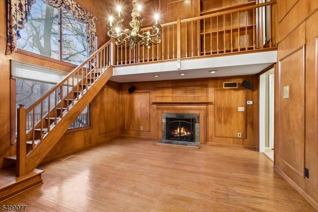 38 Hunters Circle, Tewksbury Twp., NJ 08833