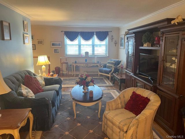 151-20 88 Street 6C, Howard Beach, NY 11414