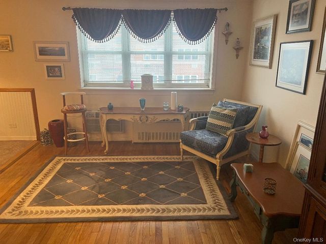 151-20 88 Street 6C, Howard Beach, NY 11414