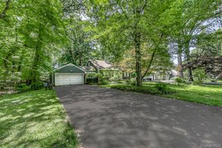 3 Woodland Place, Airmont, NY 10952